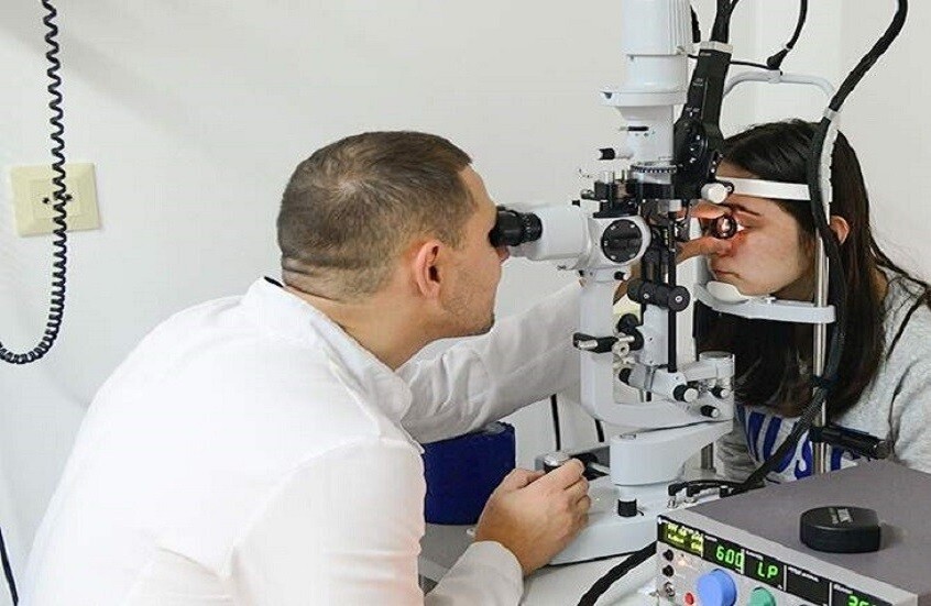 67bedc394236044d9309bff3-1 طريقة منزلية فعالة لفحص النظر