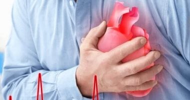 أول جهاز لتتبع اللياقة البدنية قادر على قياس ضغط الدم وتخطيط كهربية القلب