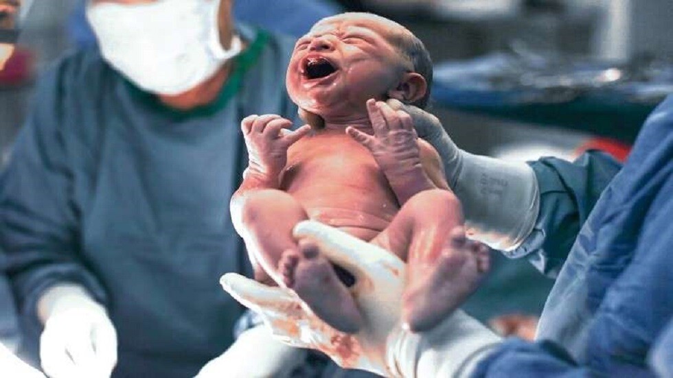 5fad003c4c59b717b438a5d7 ما السبب الخفي لكون الأطفال المولودين بعملية قيصرية هم الأكثر عرضة للإصابة بالربو؟